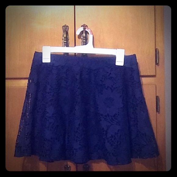 Aeropostale Dresses & Skirts - 💞Navy blue lace skirt 💞